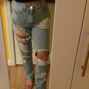 Brandy Melville ripped jeans size small!